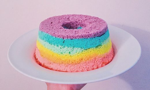 虹色のケーキ